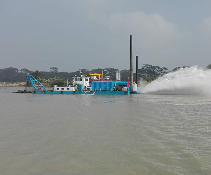 High-Performance Cutter Suction Dredger with a red color for Versatile Sand Mining