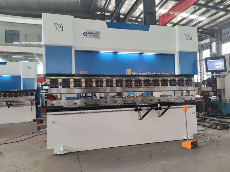 High Pressure Hydraulic CNC Press Brake DA58T Bending Machine With Y1 Y2 X R Crowing Axis
