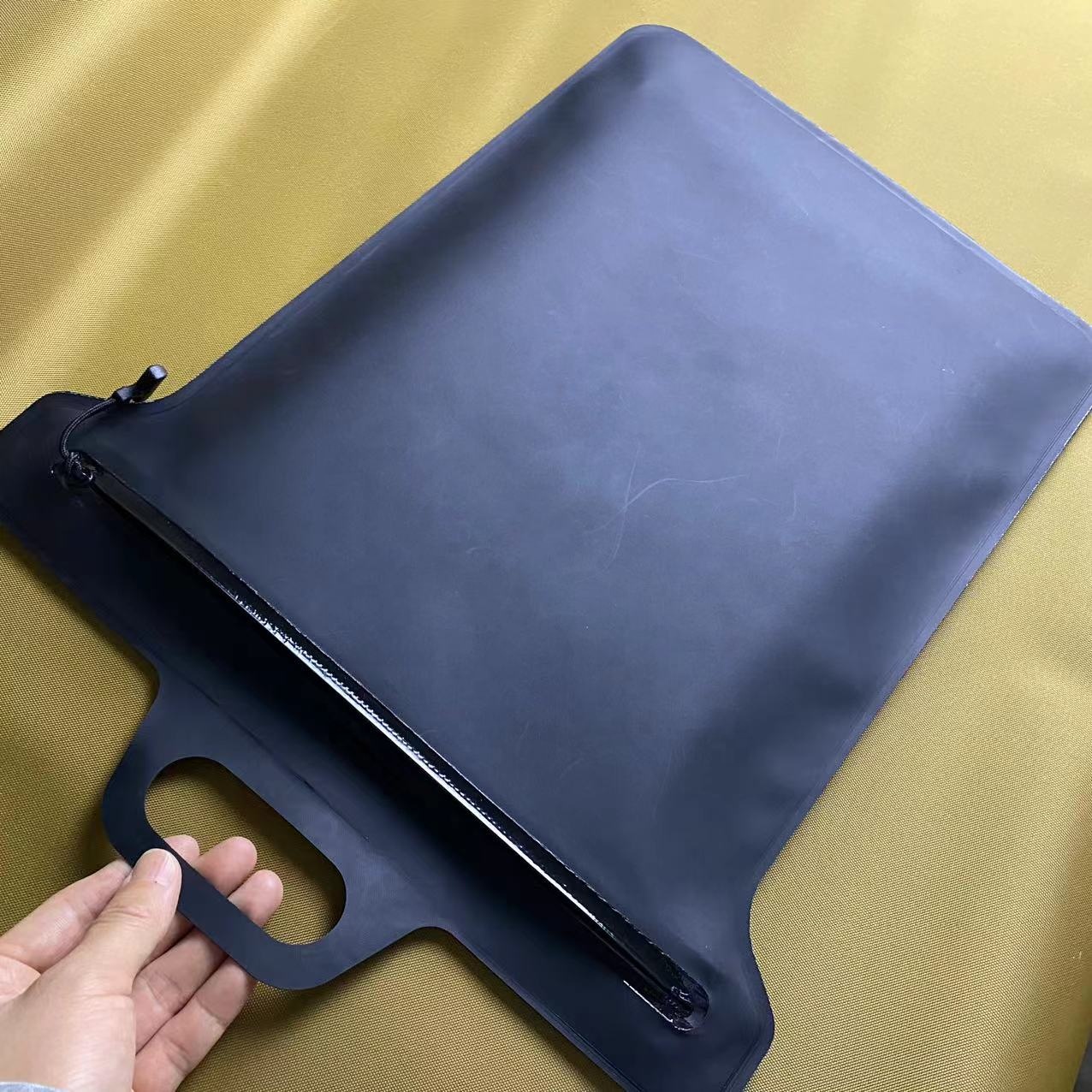 TPU Waterproof Document Bag Laptop Bag Waterproof 14 15" Custom Business Waterproof Laptop Bags Supplier