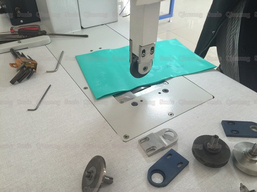 Rotary Ultrasonic Lace Sewing Machine 35Khz Smokeless Tasteless And Odorless