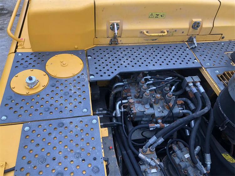 VOLVO 480 Crawler Excavator in Good Running Condition with ORIGINAL Hydraulic Cylinder