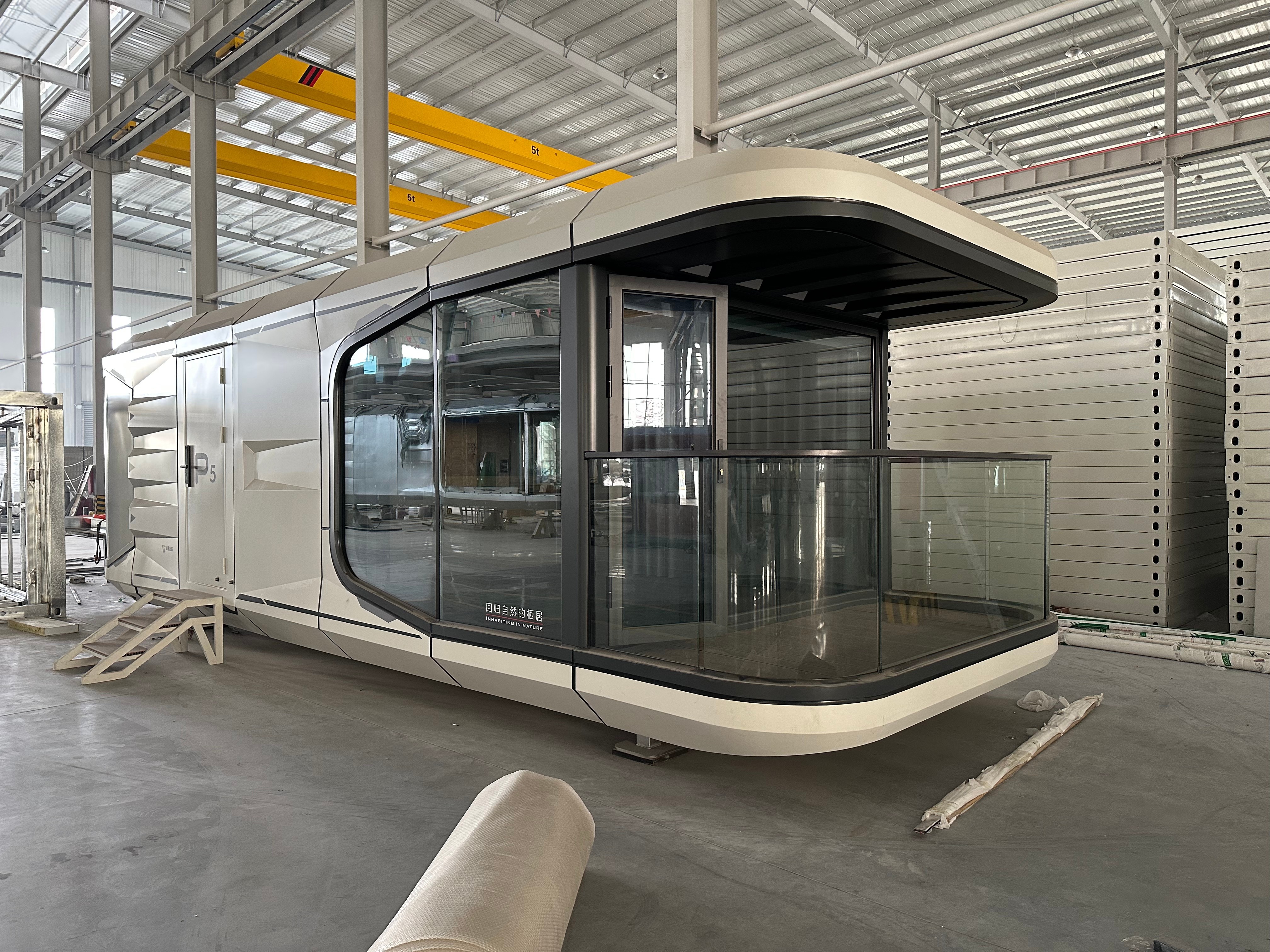 Sandwich Panel Outdoor Luxury Space Capsule House with Customized Color Prefab Modular Houses
