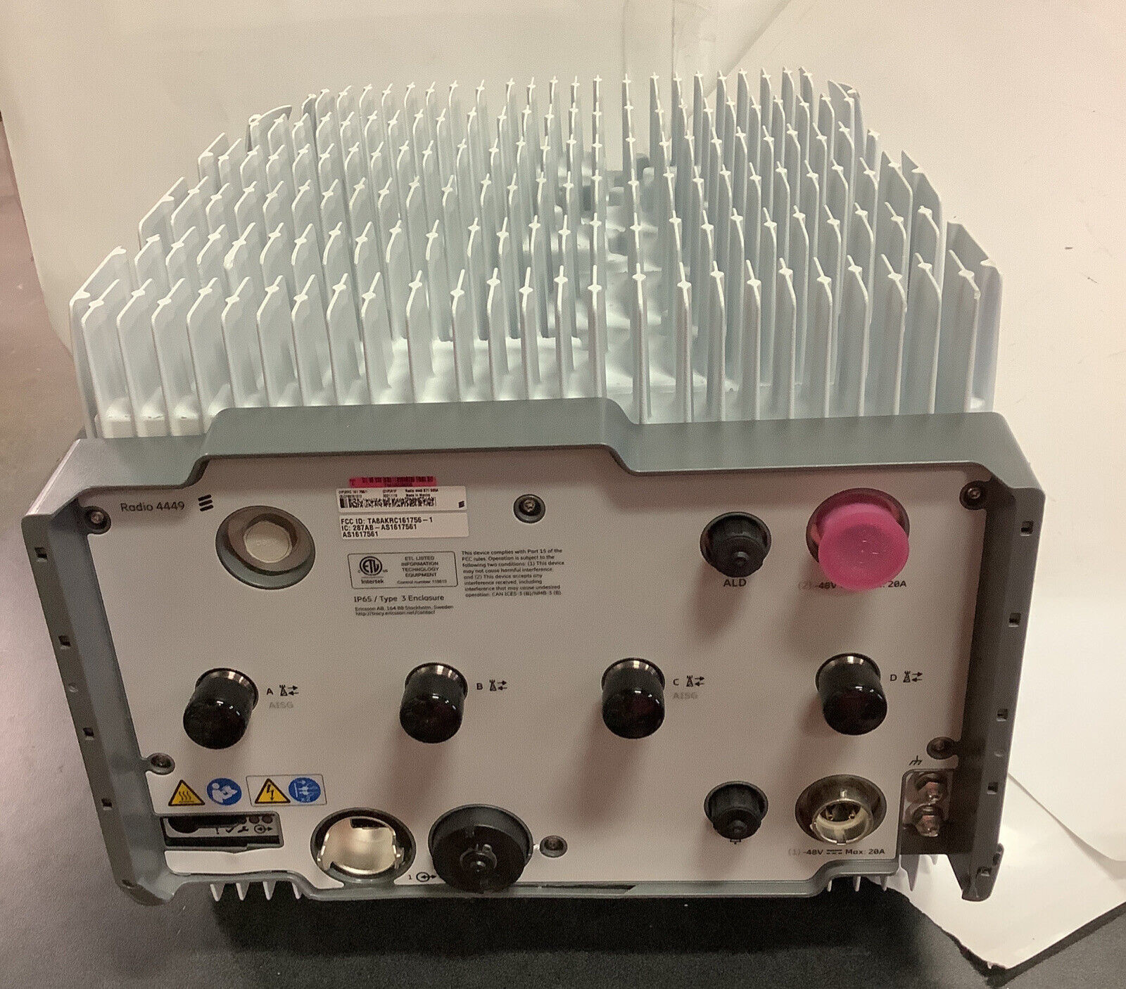 4428 B1 KRC161735/1 Ericsson RRU2100 Radio 4428 B1 KRC161735/1 base station telecommunication hardware rru radio remote unit