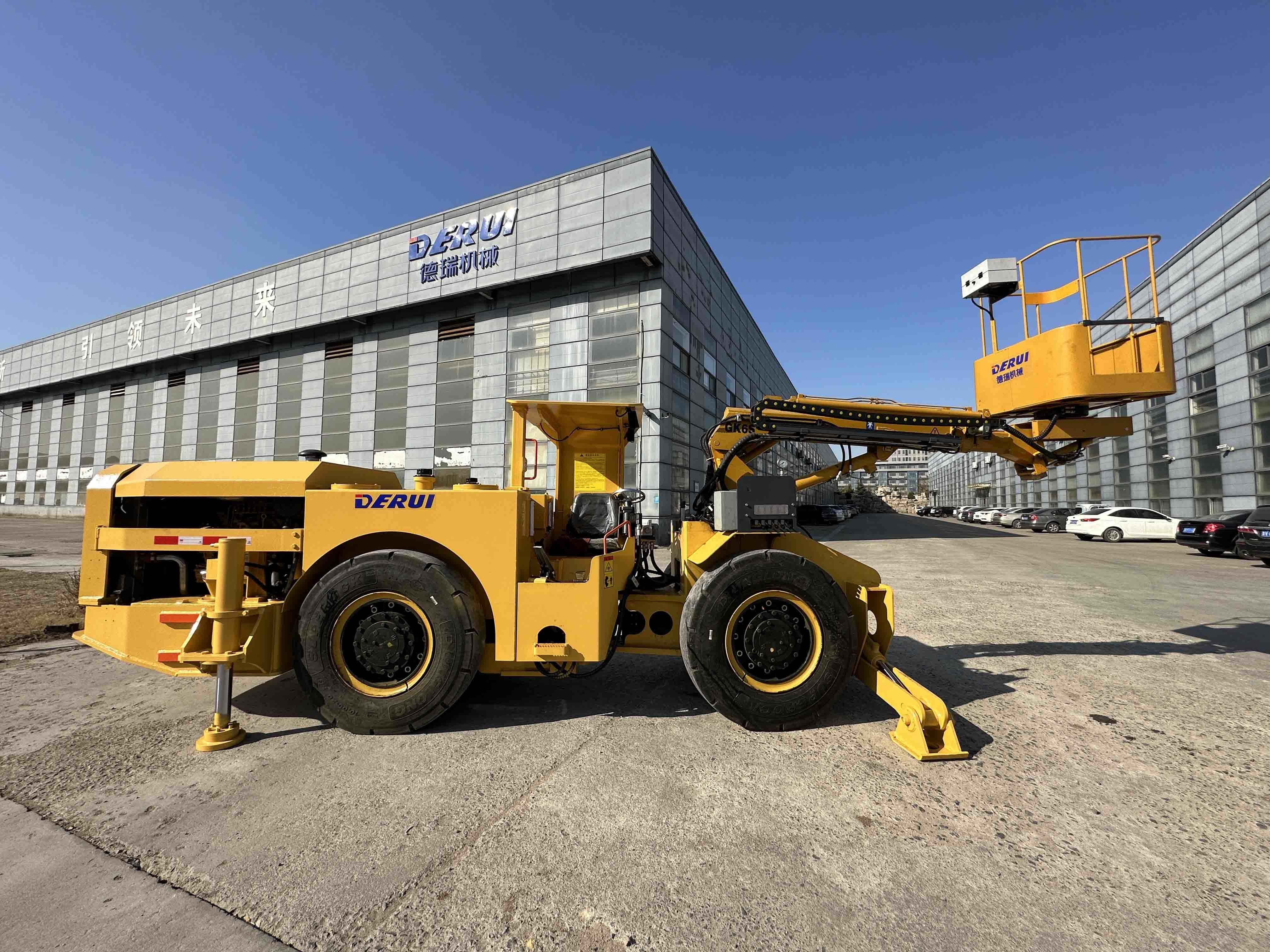 Customized Lifting Platform Vehicle DEUTZ Engine High Quality