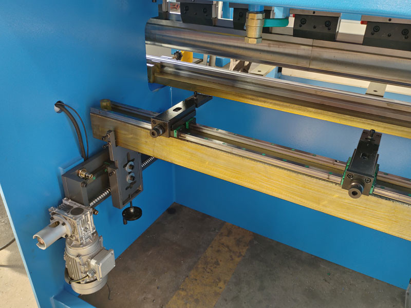 E21 Nanjing 30 Tons Hydraulic Press Brake Bending Machine Small NC Smart Hydraulic Press Brakes 1600