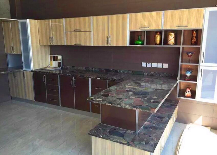 Residencial Green Granite Countertops Kitchen Sink Countertop Top / Edges Polished