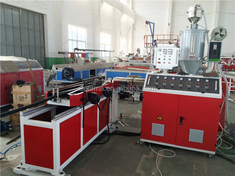 OMRON Temperature Meter PVC Flexible Corrugated Pipe Making Machine 60 rpm Screw Speed for Accurate Temperature Control