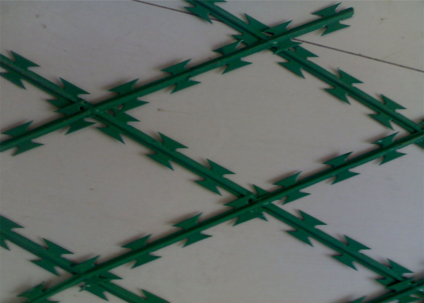 Welded Razor Mesh 3”X6" Mesh Aperture