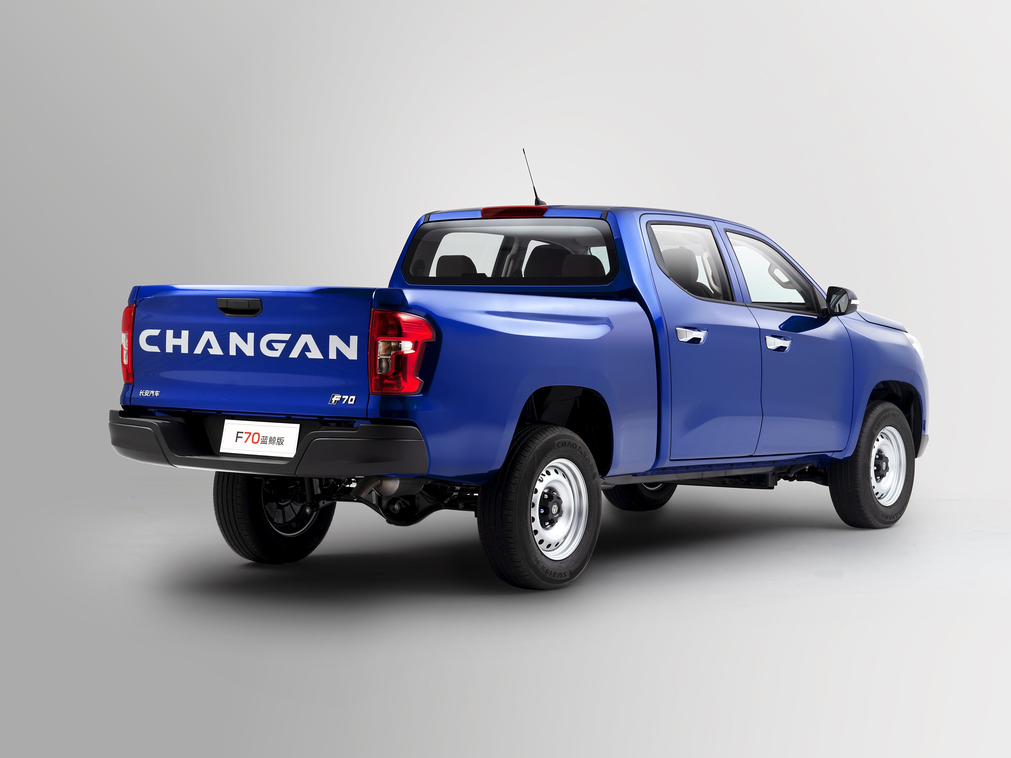 New Chang ′an Range Extended Electric Hunter Pickup Hybrid 2.0t 4X4 Changan F70 Pickup Changan Lantuozhe Pickup Diesel