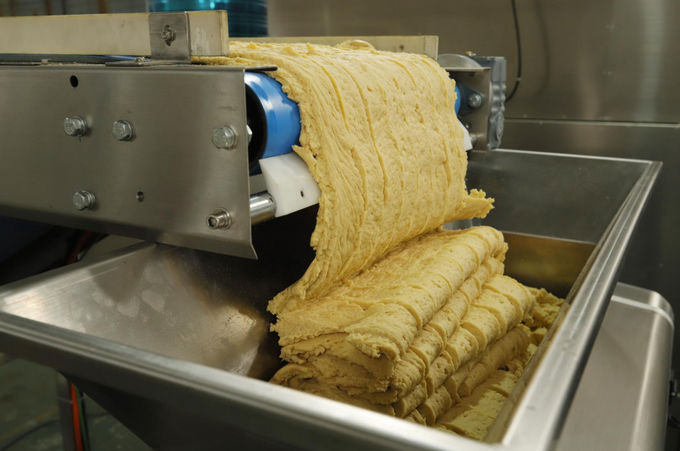 Full Automatic 400kg/h Chocolate Chip Cookie Machine With Tunnel Oven