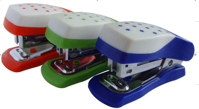 Color Assorted Metal and Plastic Material Mini Stapler For 12 Sheets Paper