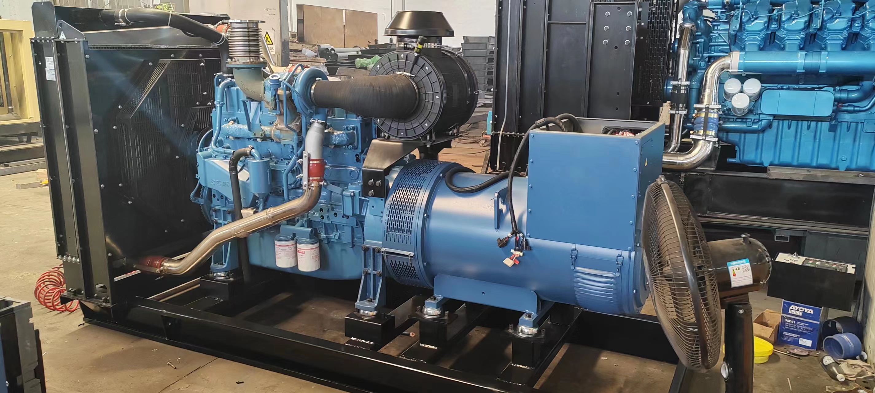 320KW Guangxi Yuchai Diesel Generator Set with Water Cooling System and Automatic Switch