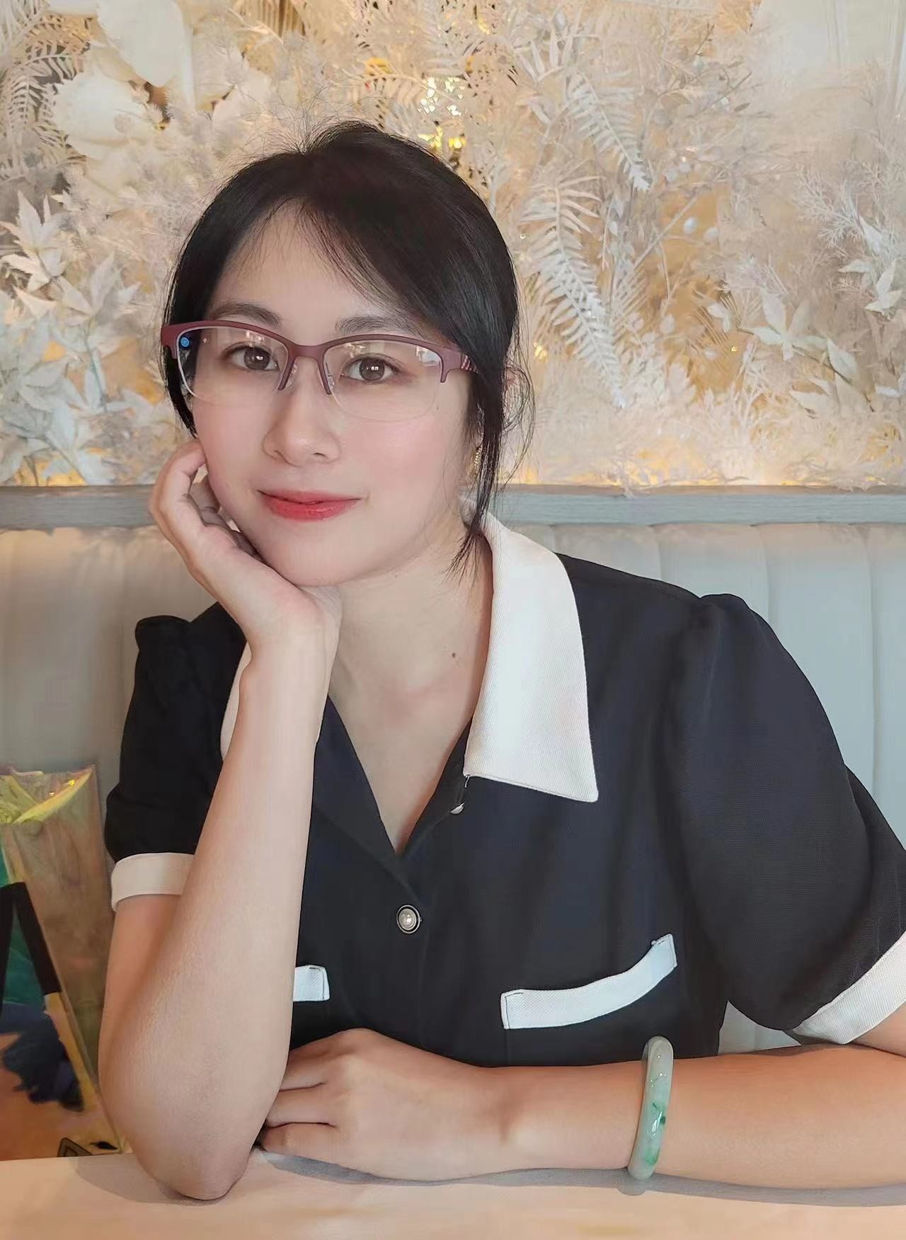 Photochromic Lenses Clear Vision Women's Optical Glasses OEM Service