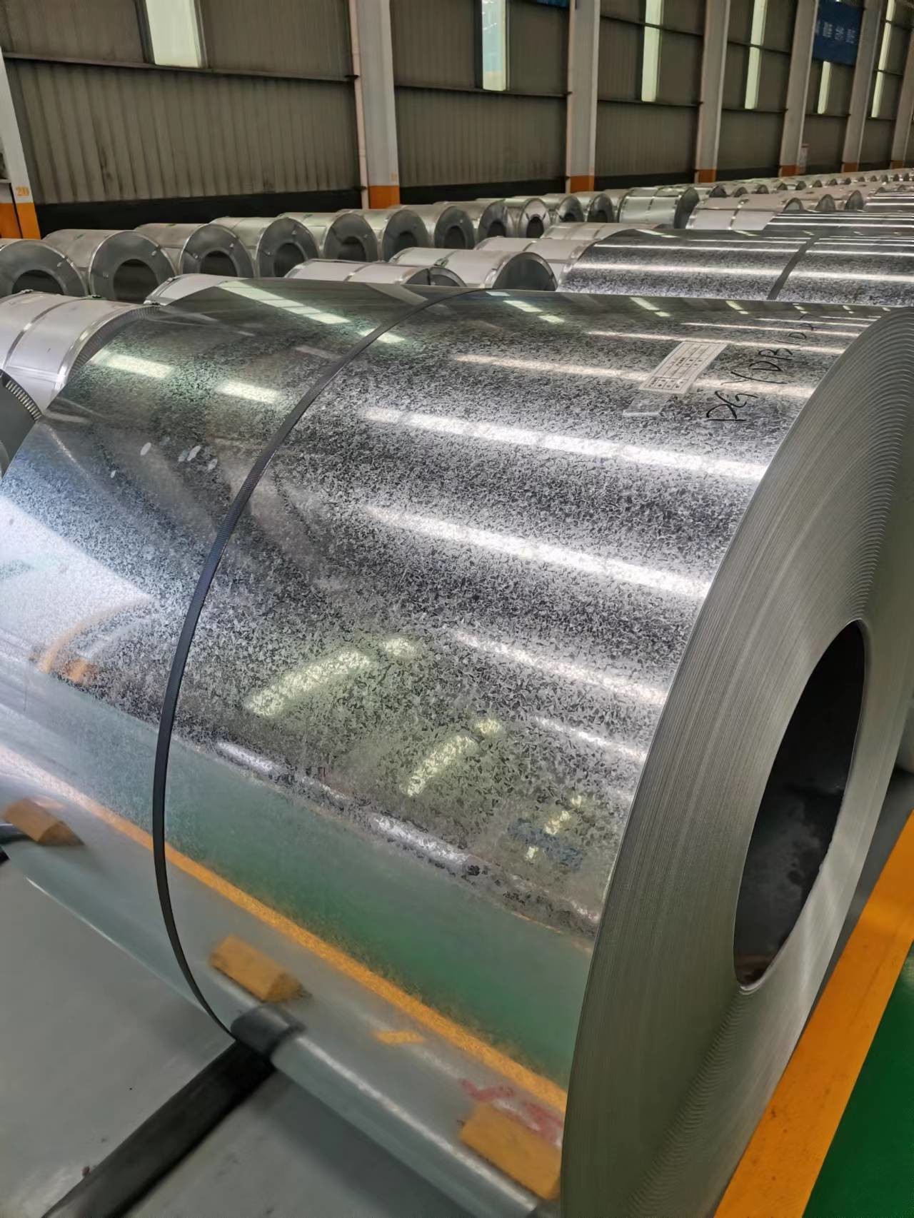 ASTM DIN GB JIS3302 Hot Dip Galvanised Steel GI Coils SGCC SGCD Z125 Passivation