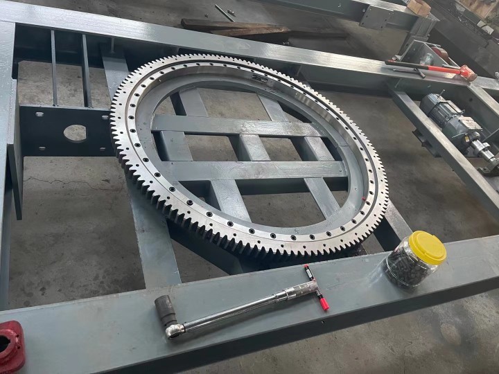 Huge Size Slewing Ring Bearing For Deck Crane, Wind Power equipment for sale