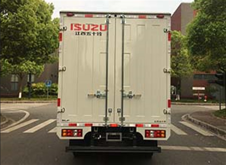 5 Seater Insulated Truck 126hp Isuzu Delivery Van Manual Transmission High Cabin