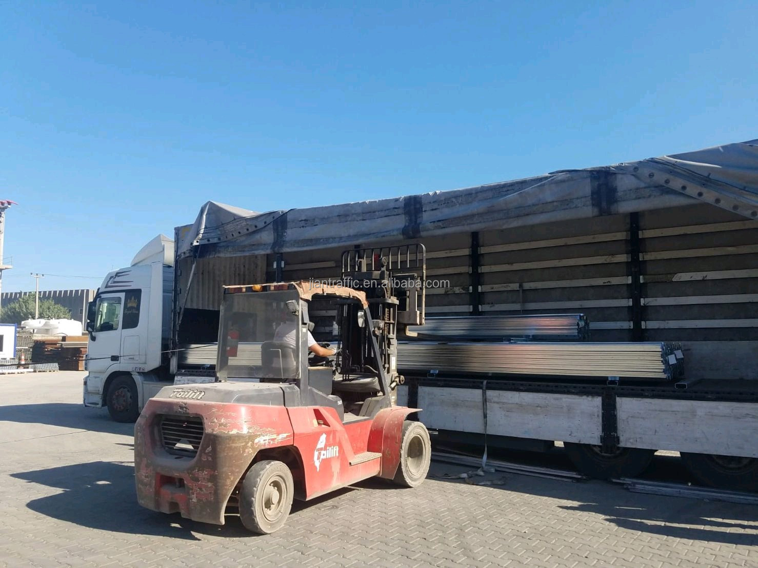 Customized Stainless Steel Hot Dipped Galvanized Traffic Barrier Highway Guardrails