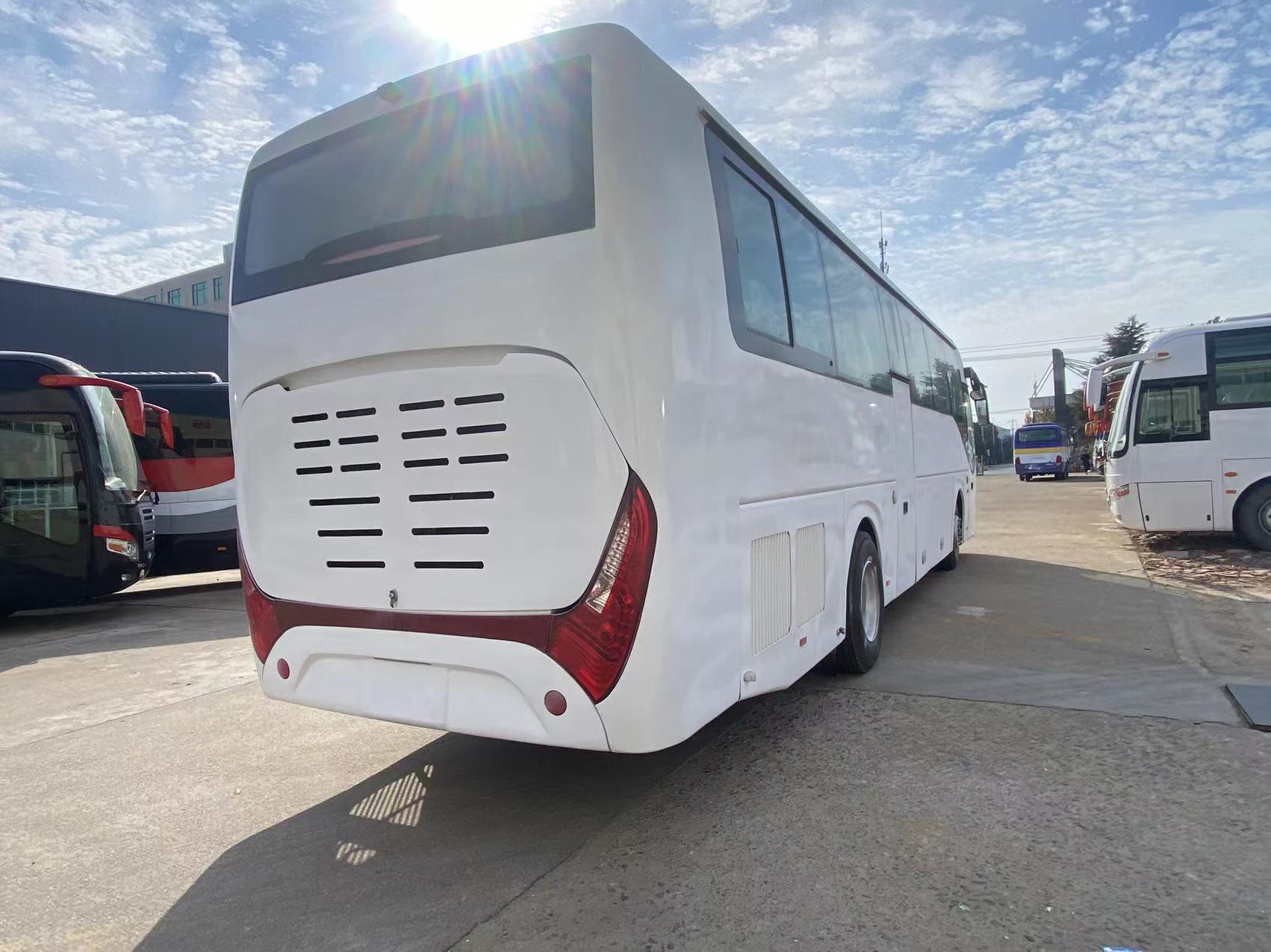 Customer's Requirement 12000*2500*3955mm 50-60 Seater Luxury Tour Coach Bus Used Bus