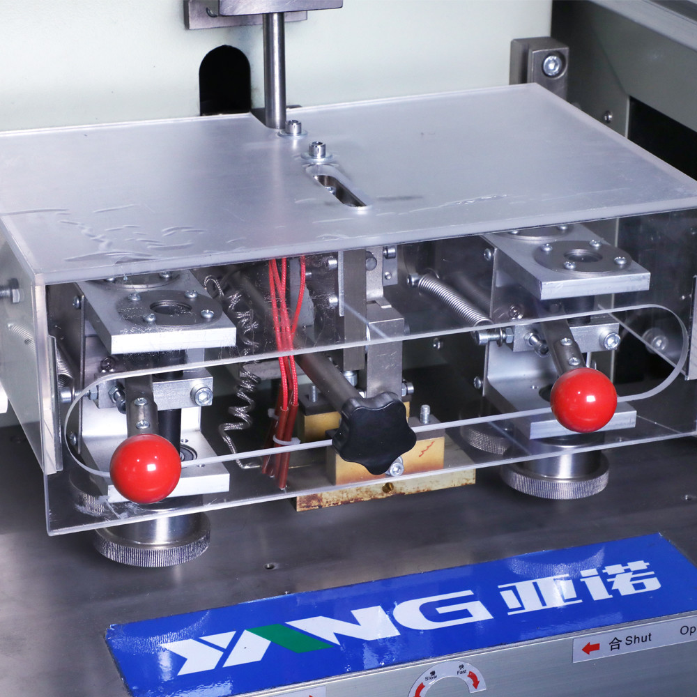 Earband Automatic Medical Mask Machine 260Pcs/Min 8 Servo Controls