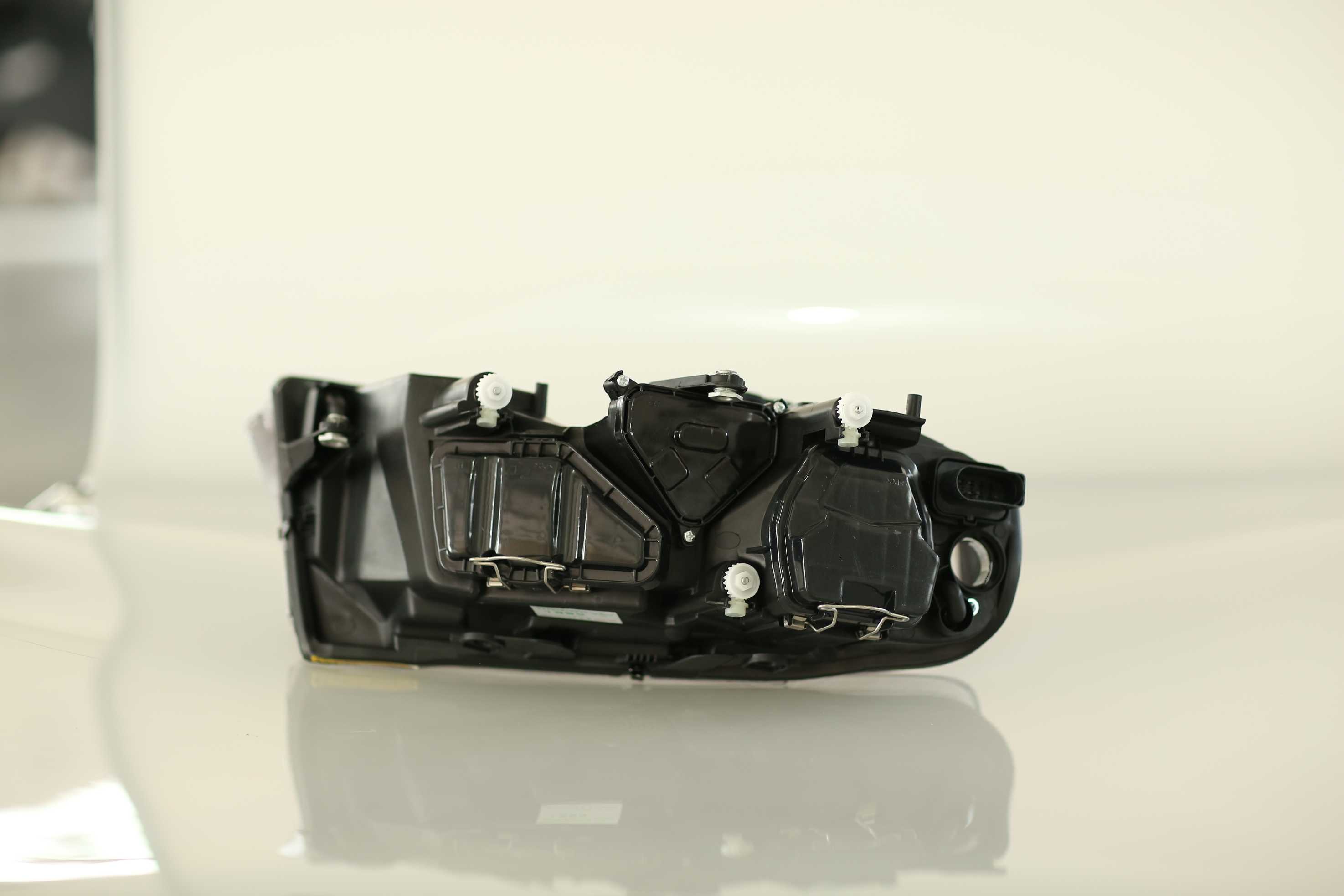 2005 2007 2008 2006 Volkswagen Passat Headlight Assembly 3BD 945 017 B