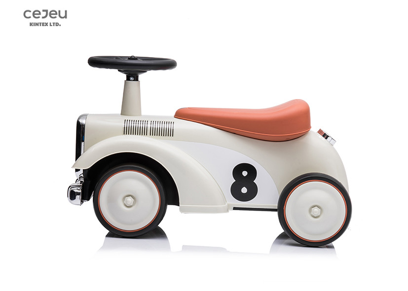 ASTM F963 Kids Retro Ride On Car 12KG Foot To Floor For 18 Months
