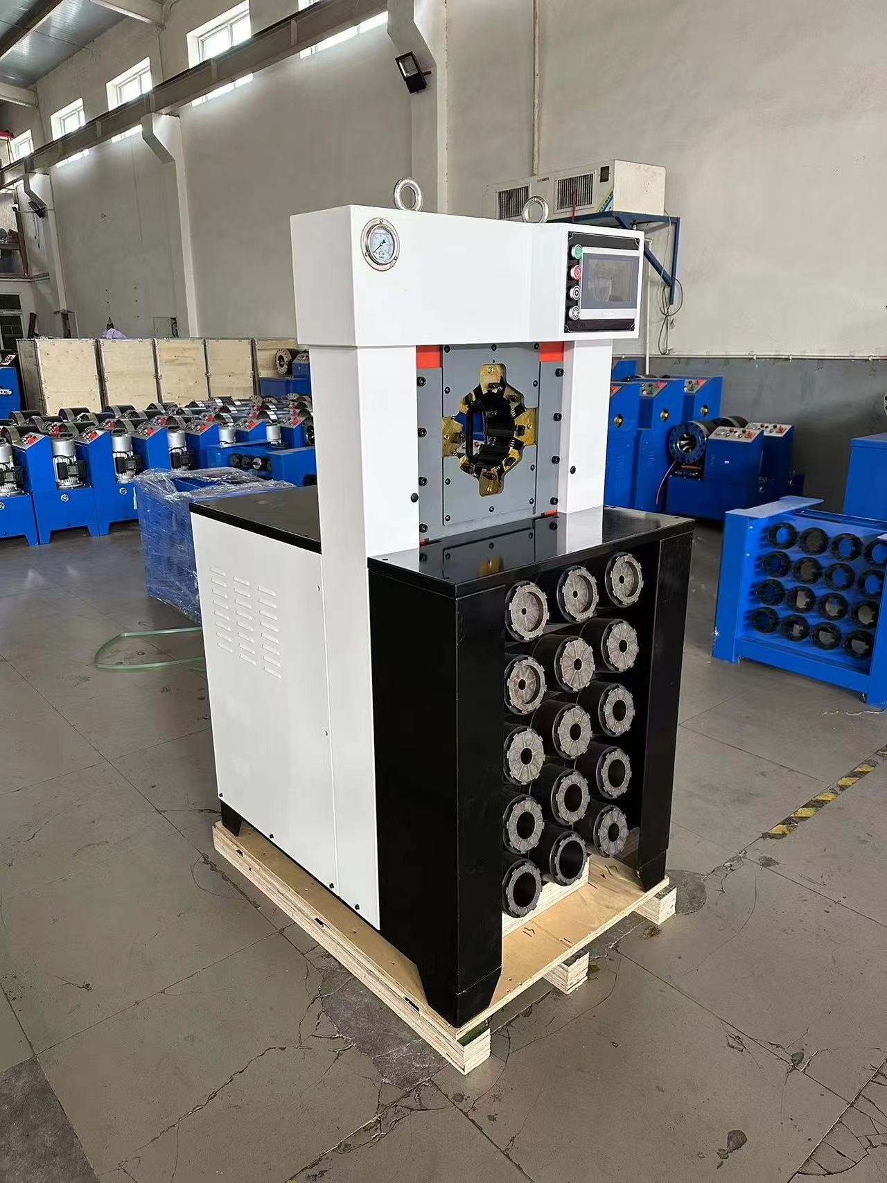 Blue Colors 3 Inch PLC Control System 6 - 76mm AC Hose Crimping Machine For Efficient Crimping Max Opening 158mm