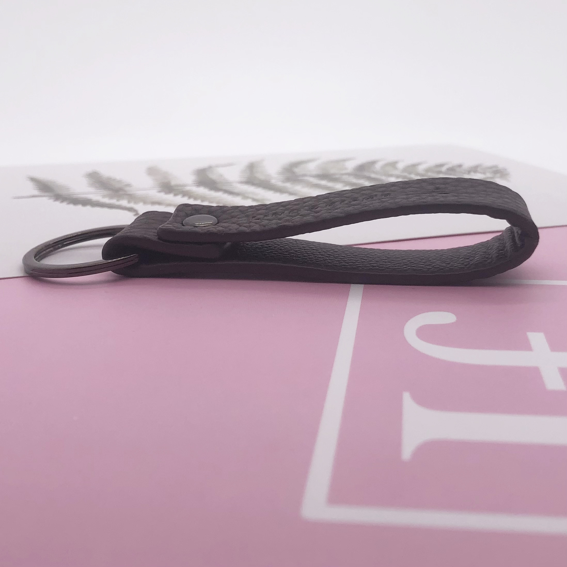 Debossed 10mm PU Genuine Leather Key Holder For Keys Customized