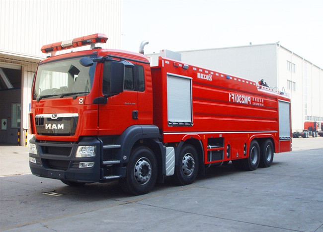 Versatile Fire Truck With Foam And Dry Powder Firefighting Systems