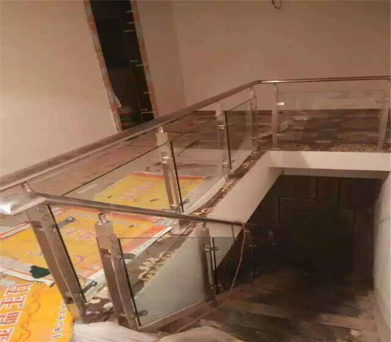 Customized stainless steel handrail stair railing designs in China