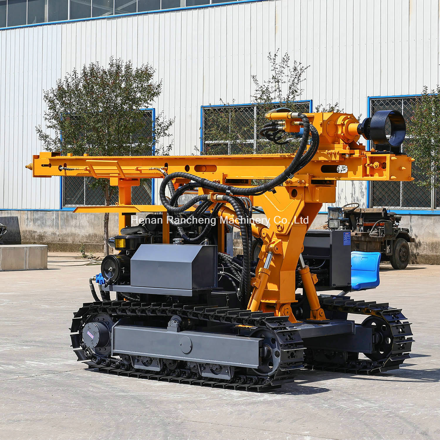 150m Bore Depth 90 - 200mm Bore Dia Solar Pile Driver 75KW Crawler Drilling Rig