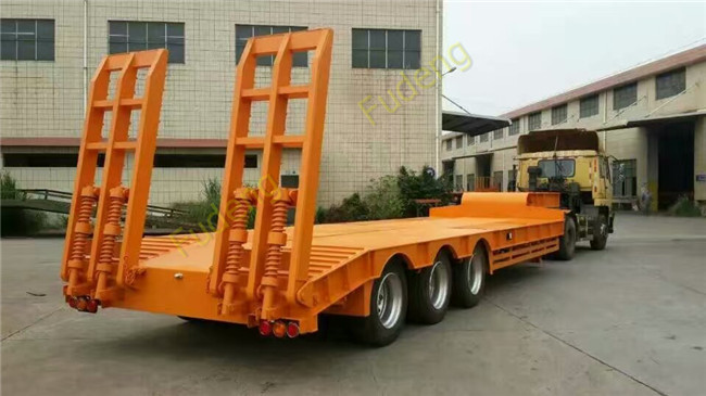 Heavy duty 40 - 60 ton low flatbed semi trailer excavator carry trucks and trailers