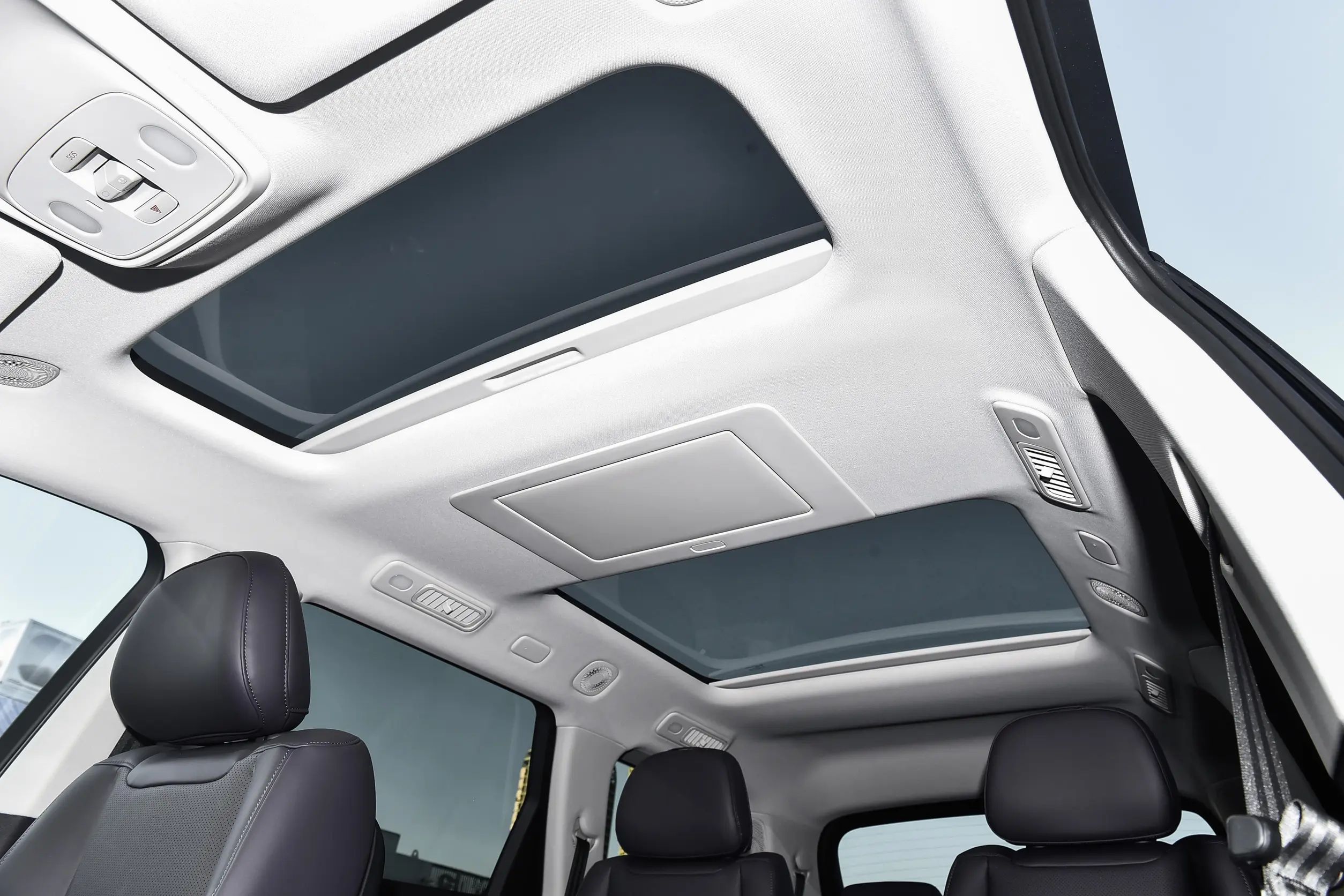 Leap Motor C16 Hybrid 5 Door 6 Seat SUV 170kmh 200 Electric Cars with Comprehensive Range of 1095km and Max Torque of 320Nm