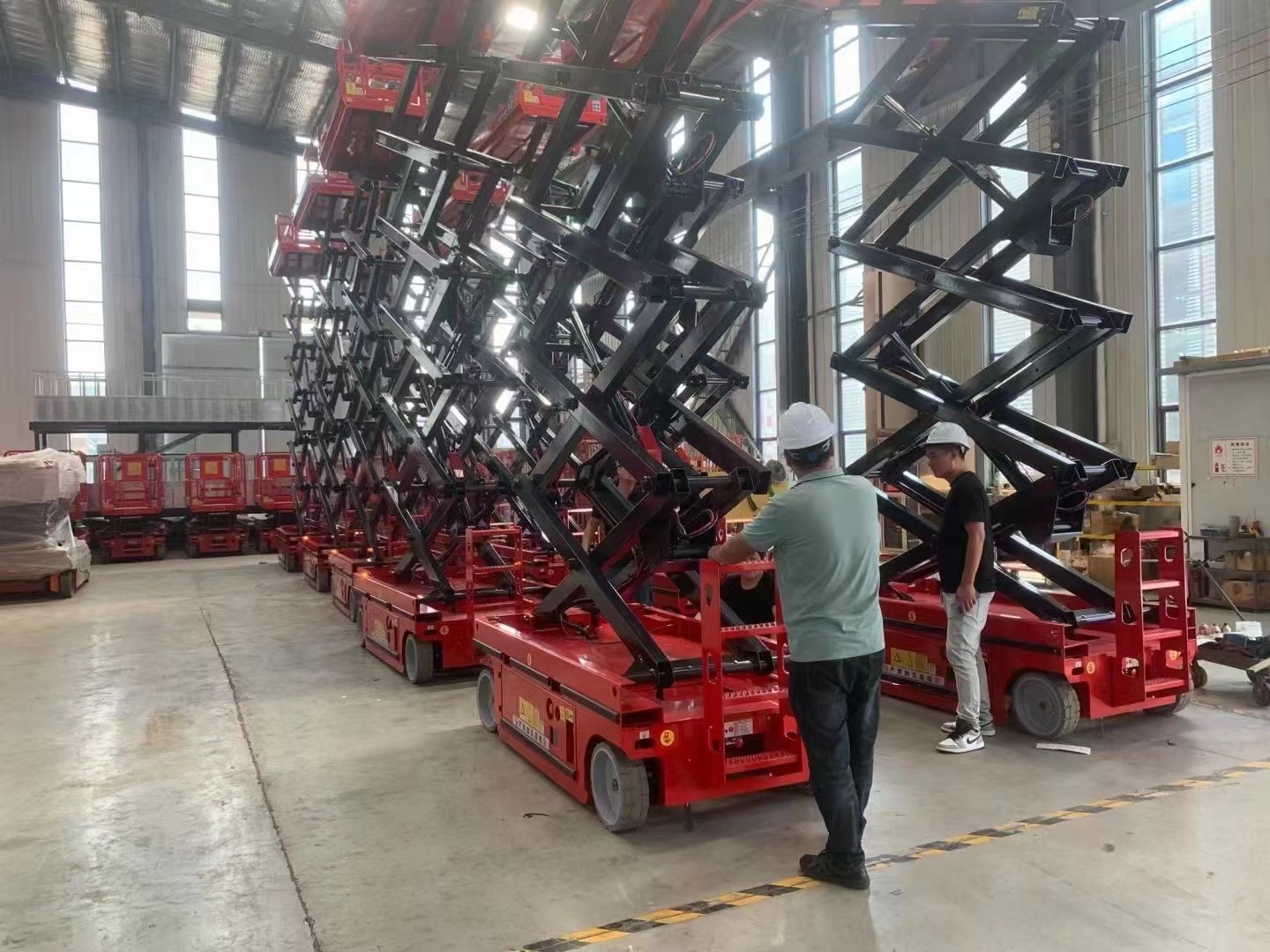 High Rise Telescopic Work Platform for Elevated Aerial Working 3.2km/h Travel Speed