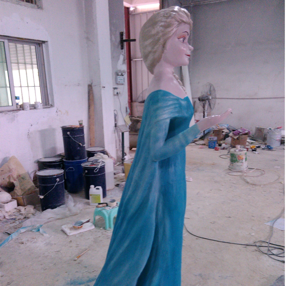 frozen character princess cartoon statue life size fiberglass as decoration in park