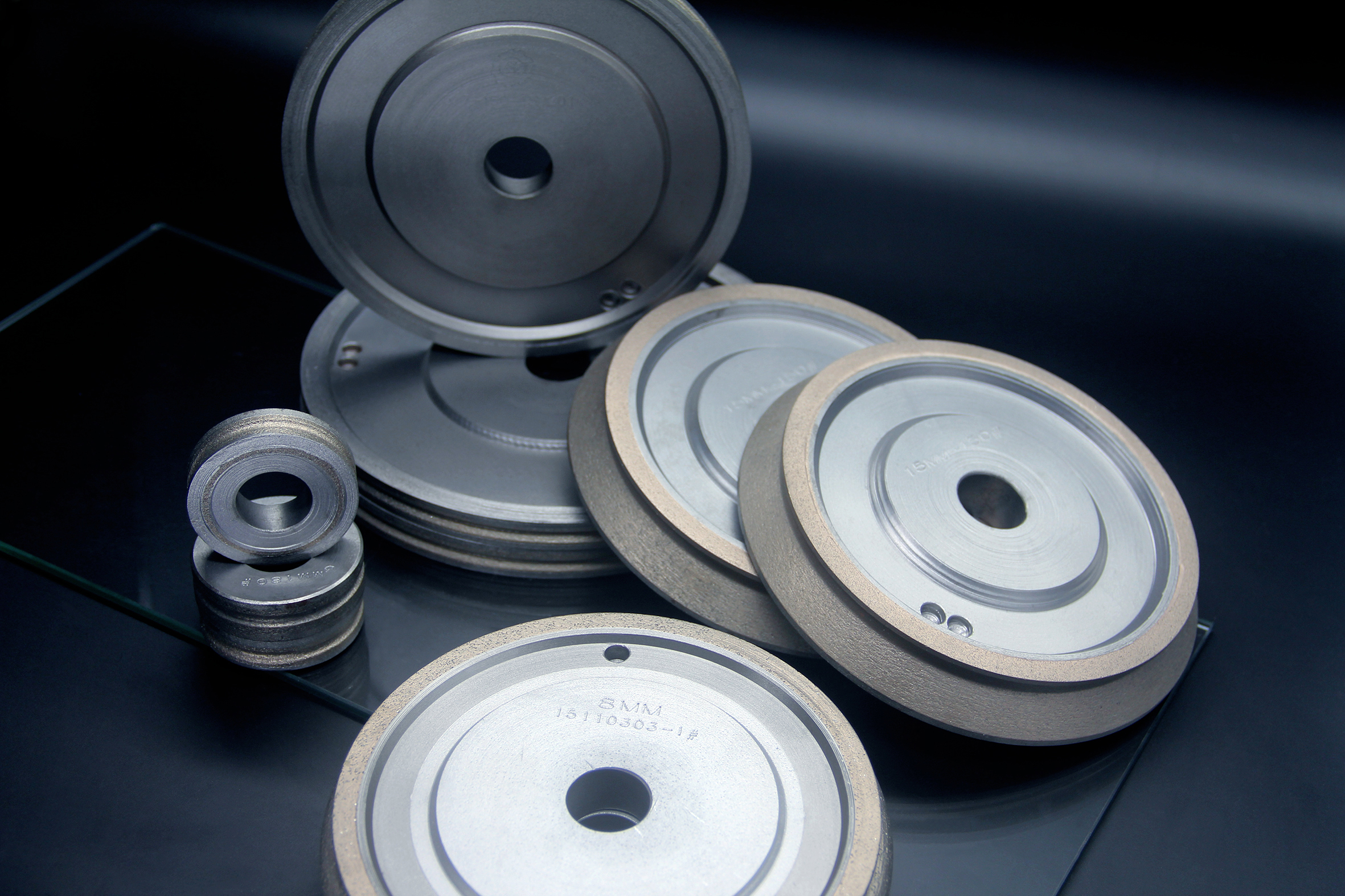 Pencil edge diamond bond grinding wheel for glass disc