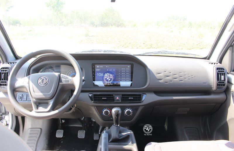 Dongfeng 4X2 Lorry Truck with Independent Suspension and Automatic Air Conditioner