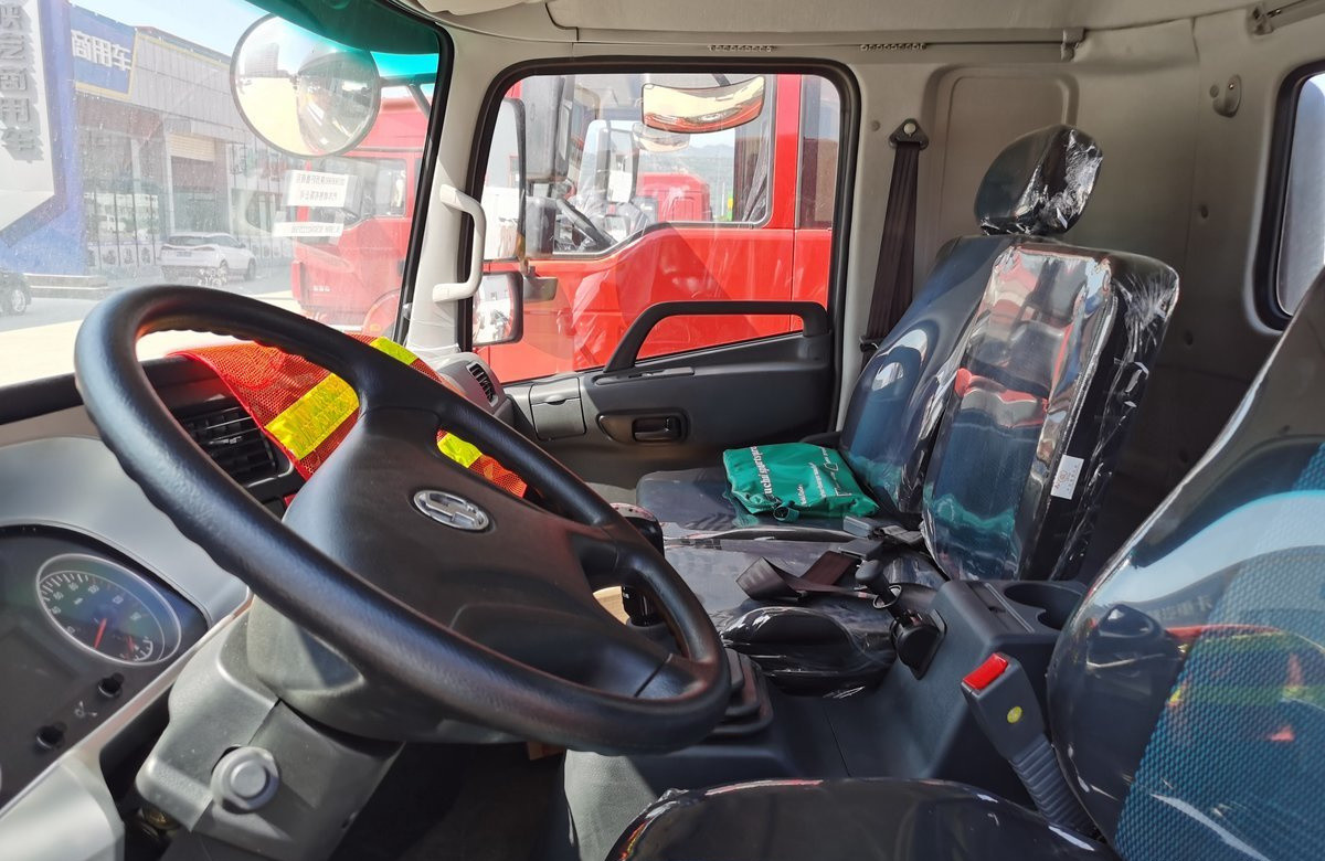 Dump Truck Cebu For Shacman X6 Tipper 220hp Yuchai Engine With 8 Wheels FAST 10-Speed