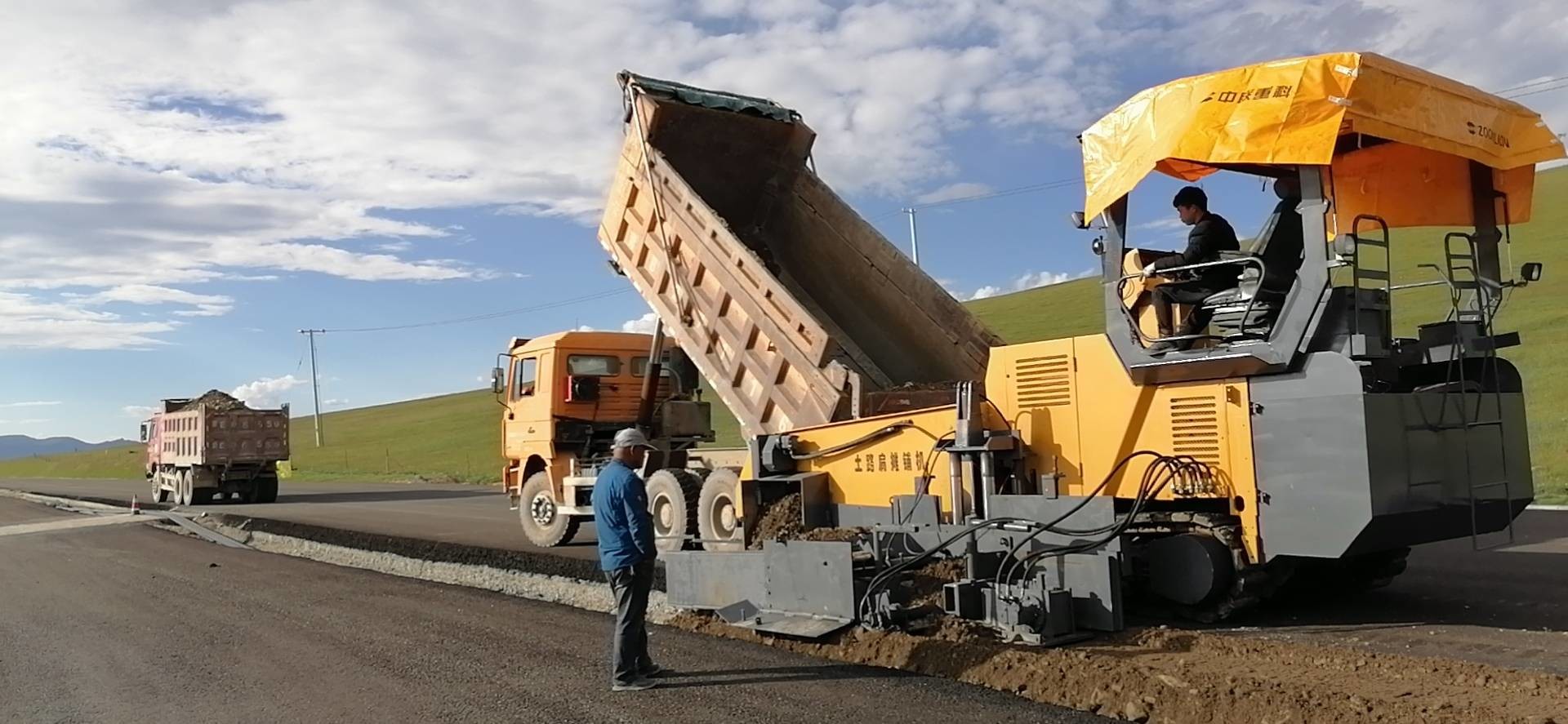 Customized Design Slipform Paver Machine For Soil Shoulder Construction