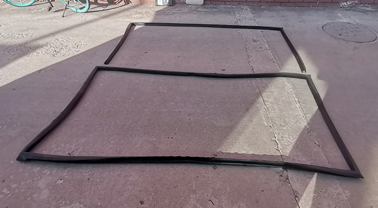 EPDM Rubber ISO Shipping Container Door Seal Gasket Strip for Standard Set 1141 x 2251 / 2556mm Black Chemical Resistant