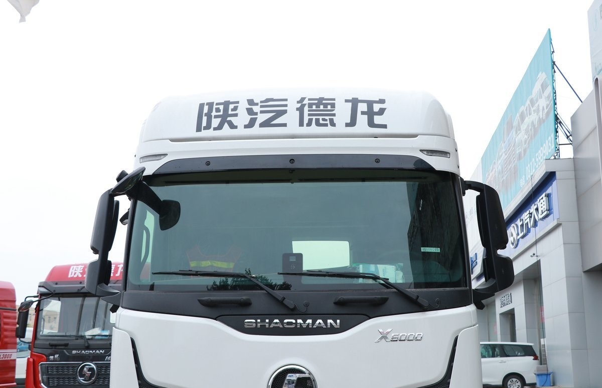 Second Hand Euro 5 Shacman Delong X6000 6X4 Tractor Truck New Engine Shacman Truck 6X4