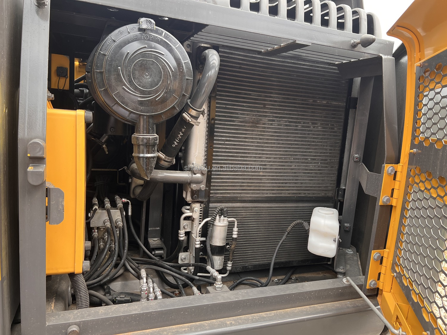 Second Hand Crawler Excavator VOLVO 140 Used Digging Machine