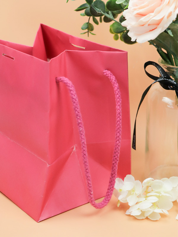 40*30*10cm Eco Paper Bags , Copperplate Paper Tote Bags Lightweight