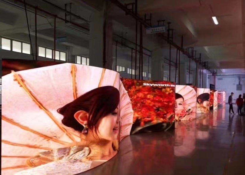 Adjustable Arc Curved Led Screen 500 X 1000mm With 4k High Definition