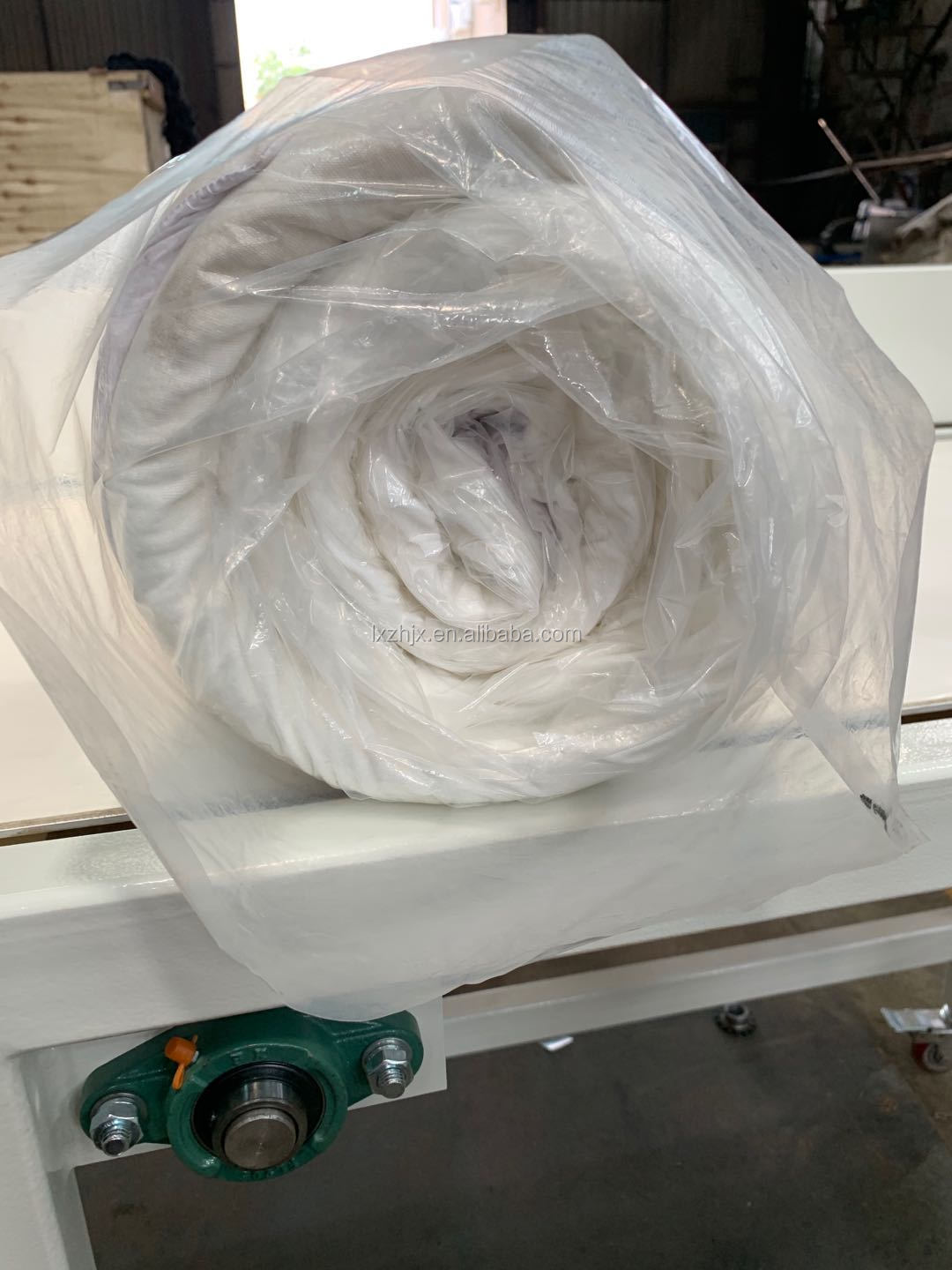 Mattress Pillow Duvet Rolling Quilt Coiling Machine Equipment