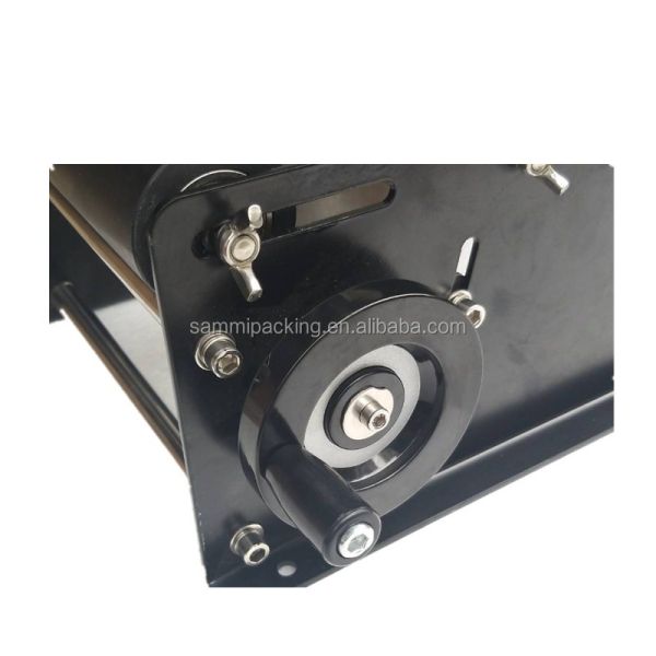 Easy to Operate Small Sticker Manual Round Bottle Labeling Machinery Label Applicator Machine