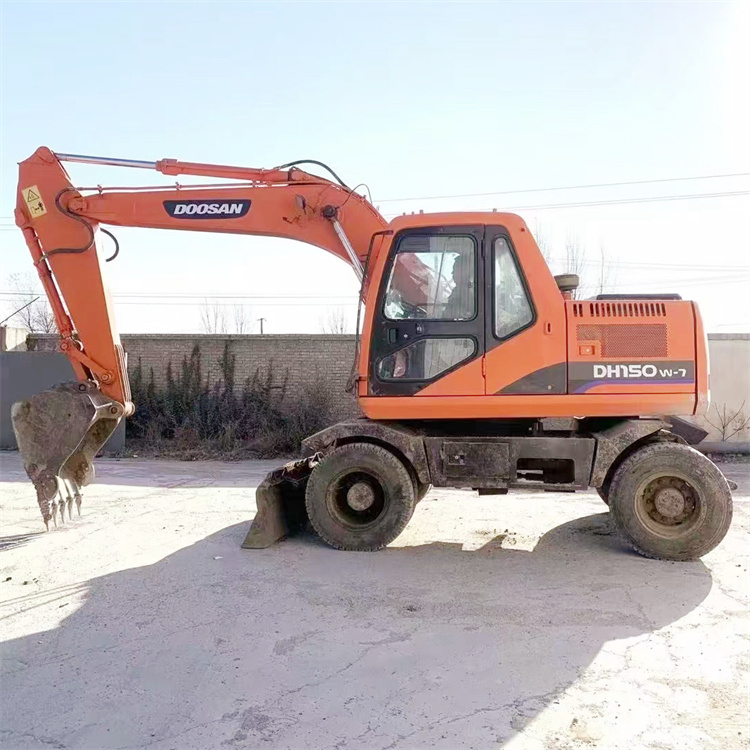 15 Ton Doosan DH150-7 Wheel Excavator in Good Condition Original Design Made in Korea