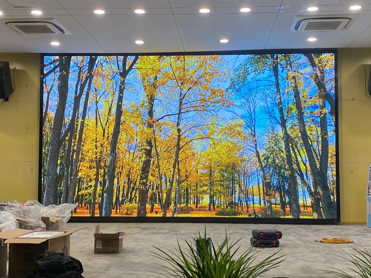 Fine Pitch P2.604 Indoor Rental Event LED Stage Background Screen Full Color High Brightness