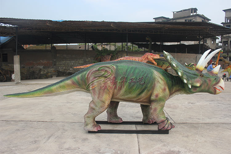 Interactive Show Amuseument Triceratops For Large Central Park By Handmade