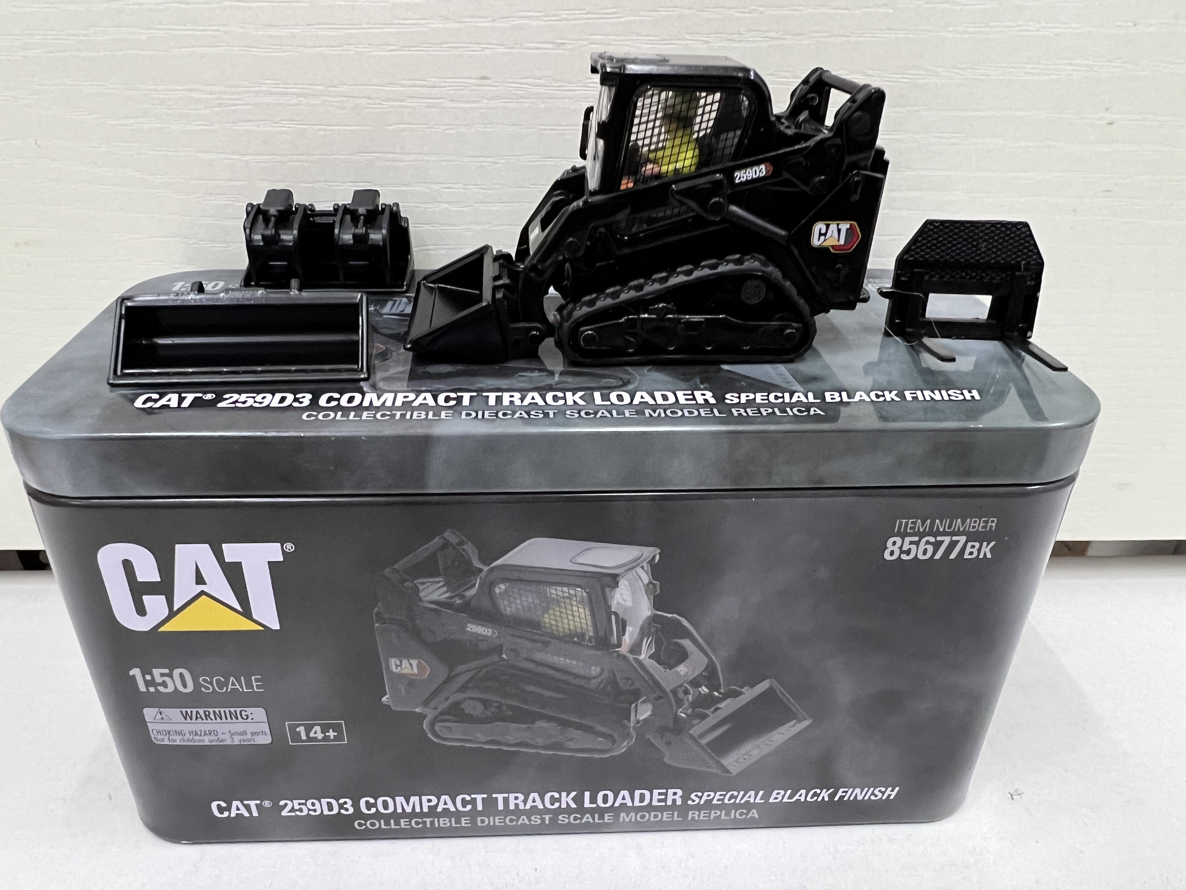 Caterpillar 259D3 Skid Steer Loader Diecast Model 1/50 Scale Black 85677BK Collectible