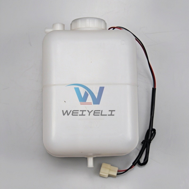 FR150 Excavator Engine Spare Parts Auxiliary Water Kettle Radiator Overflow Bottle